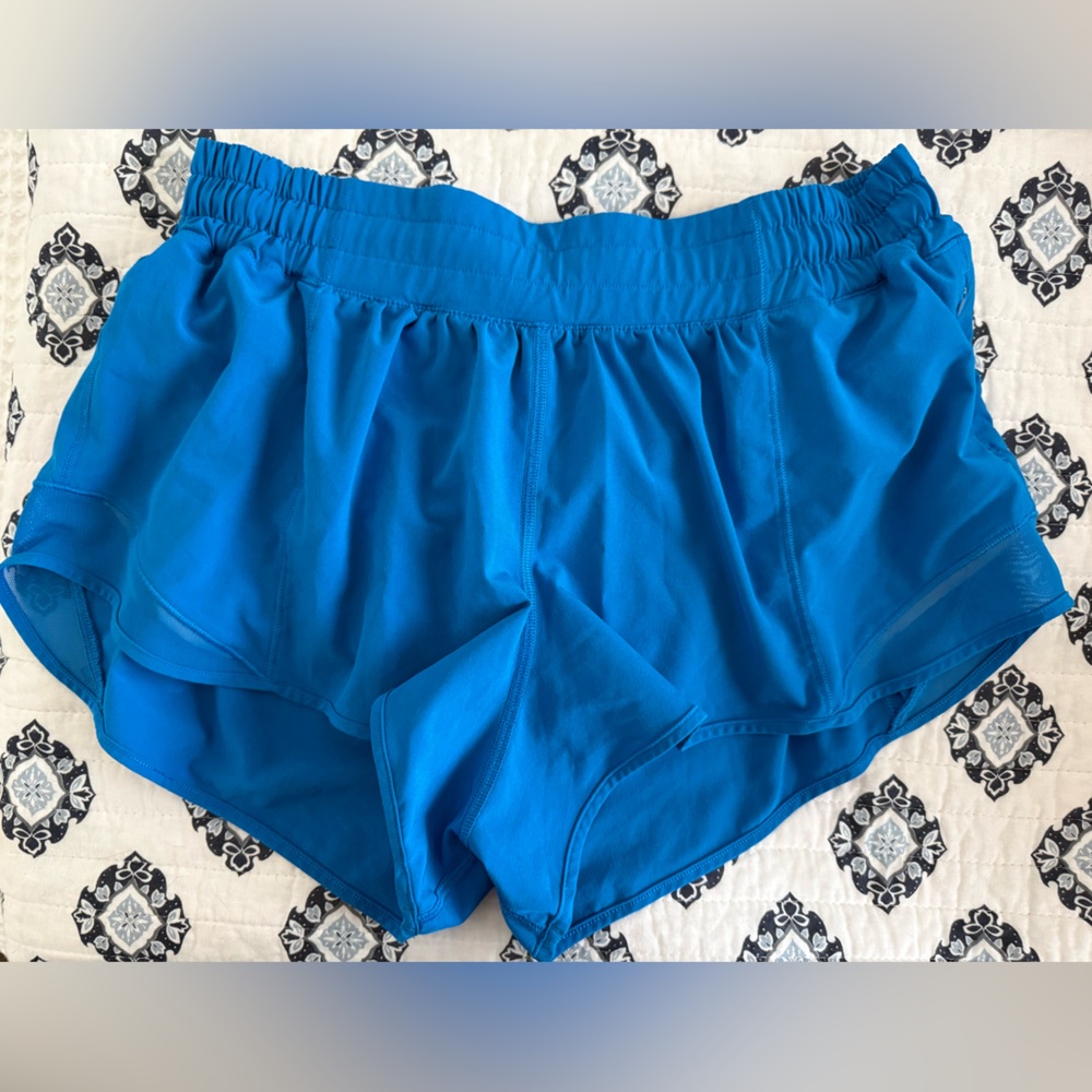 Lululemon Hotty hot Blue Women's Shorts. 2.5 in inseam